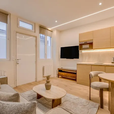 Pick A Flat's In Batignolles - Passage Cardinet * París