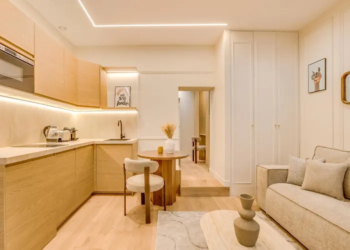 Pick A Flat's In Batignolles - Passage Cardinet *